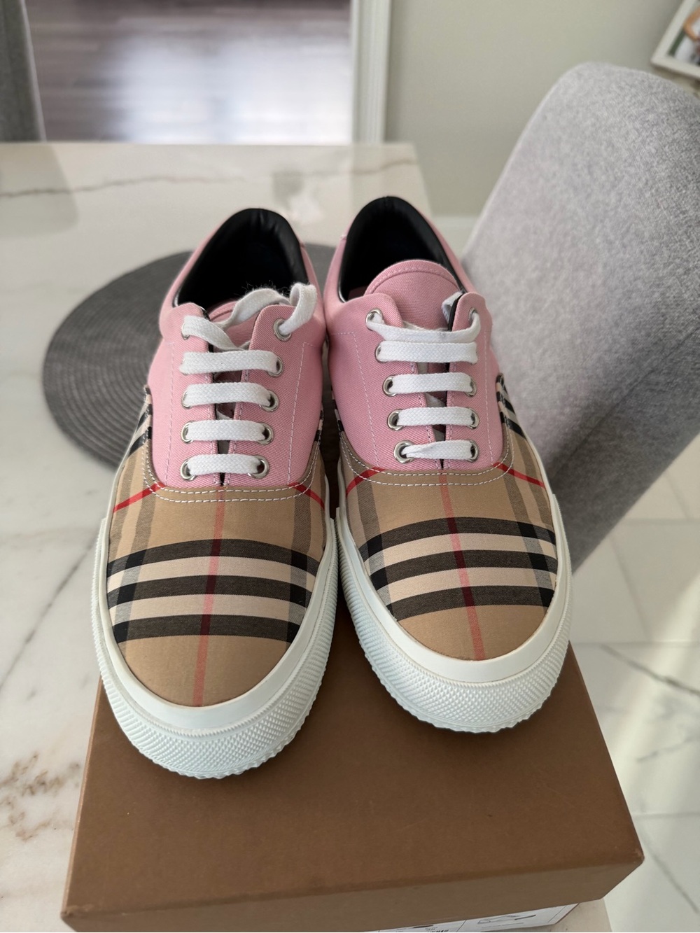 Burberry Pink Vintage Check Canvas Low-Top Sneakers with Black Heel - Picture 5 of 8